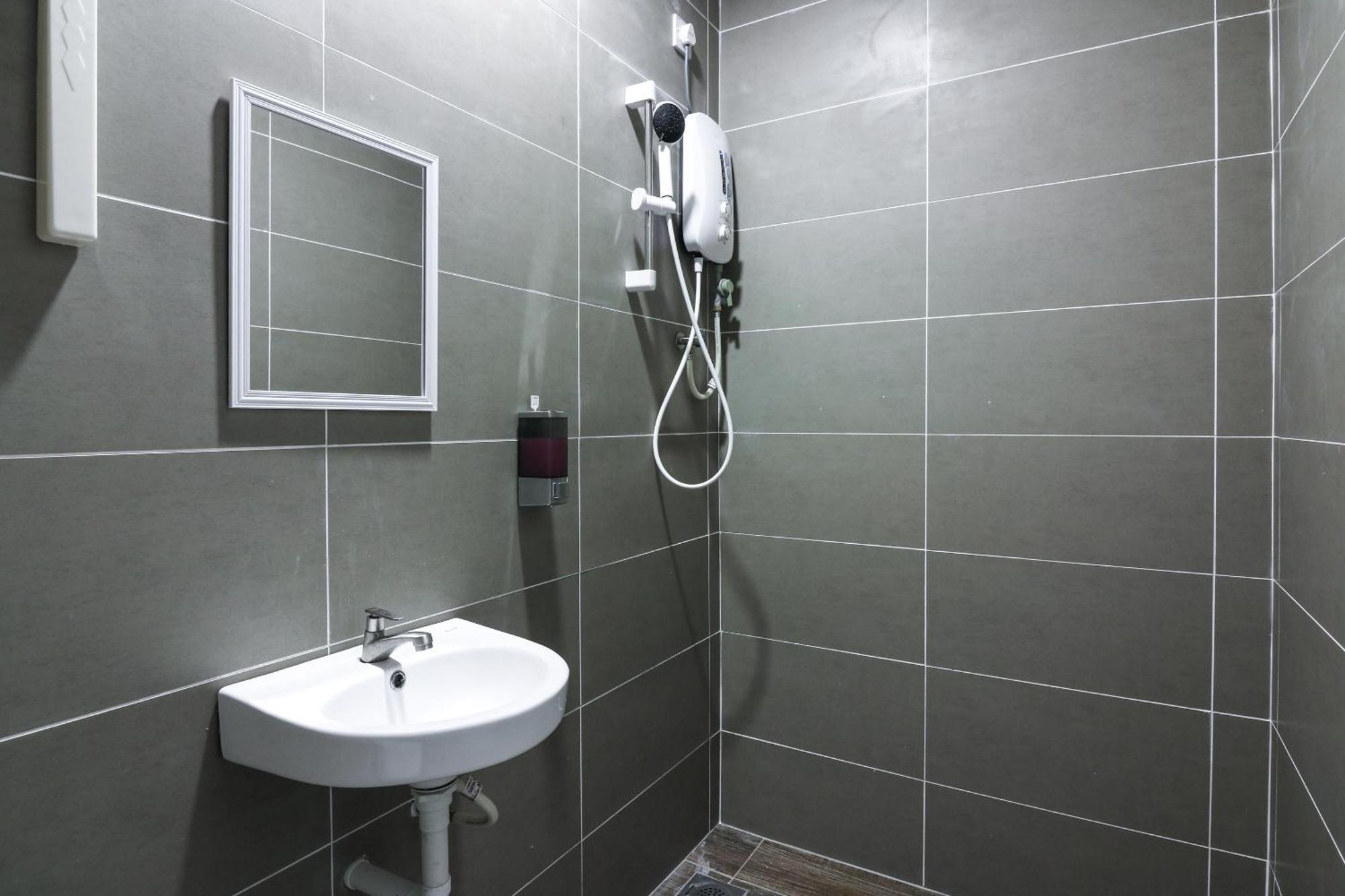 Urbanstay Industrial Іпох Номер фото